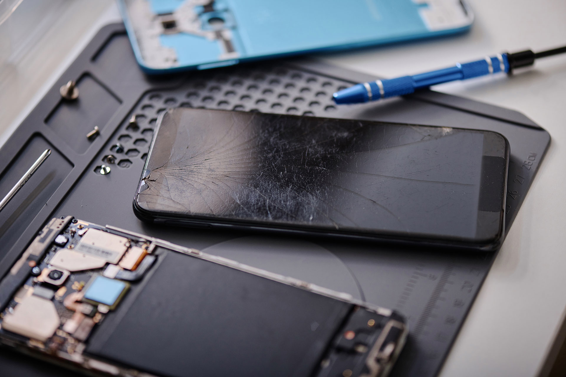 iPhone & Android Recovery Denver Colorado - Professional data recovery service by Denver Data Recovery experts